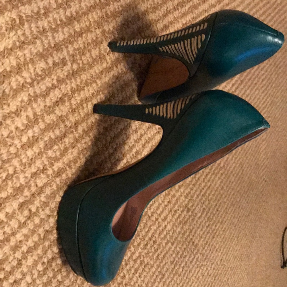 Vince Camuto heels